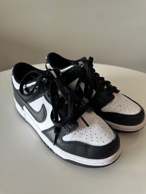 Nike Dunk Low ‘Panda’